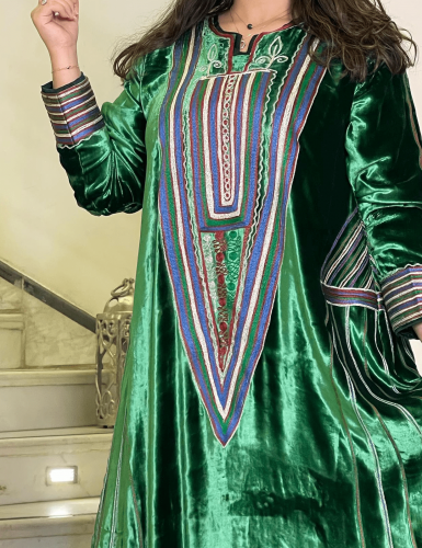 جلابية مخمل شتوي بتطريز أمامي #23