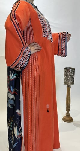 جلابيه من الحرير المغسول مع حرير مشجر من الخلف