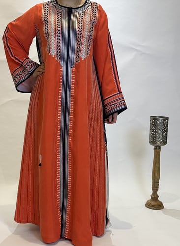 جلابيه من الحرير المغسول مع حرير مشجر من الخلف