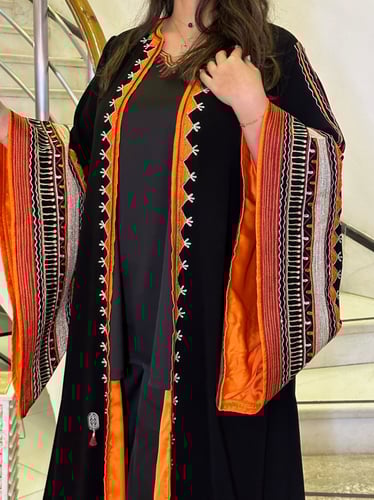 دقلة يوم التأسيس مستوحى من ثوب المرودن (أسود وبرتق...