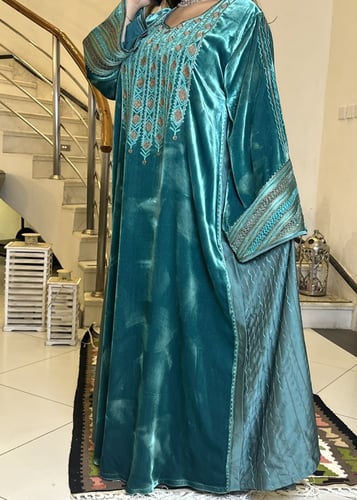 جلابيه من المخمل الفرنسي باضافه من اللينين المشكوك...