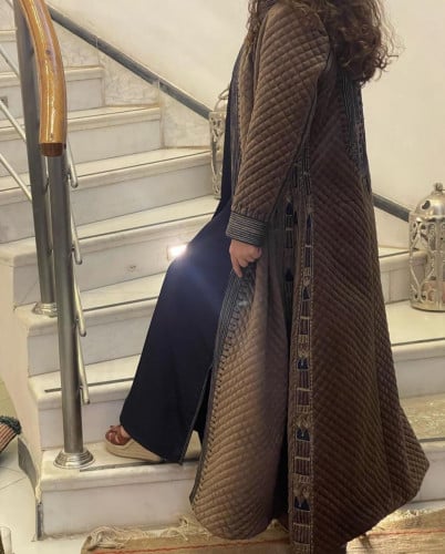 عباءة من القماش الاسفنجي مع ثوب داخلي و طرحة #08