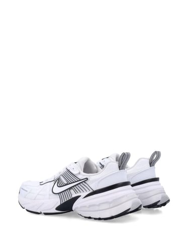 V2K Run white and black