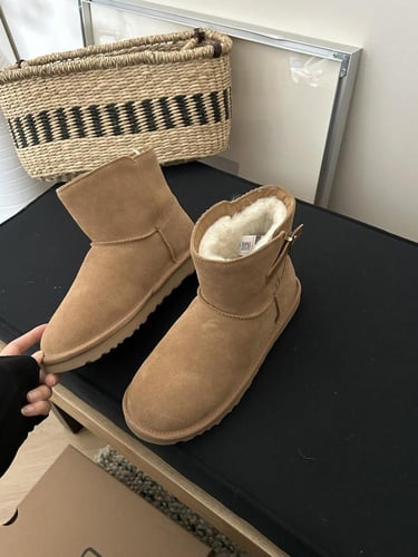 UGG Classic Mini Boots - Chestnut