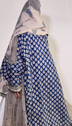 عبايه ساري 3 - بيج - ازرق