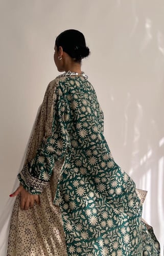 عبايه ساري 3 - بيج - اخضر