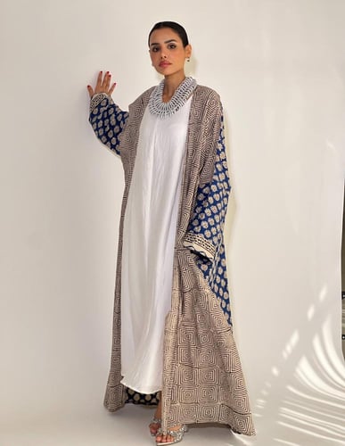 عبايه ساري 3 - بيج - ازرق