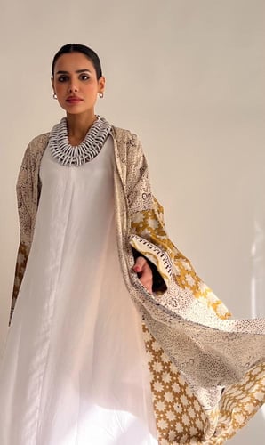 عبايه ساري 3 - بيج - اصفر