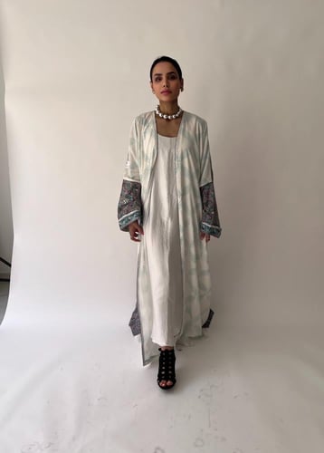 White 1 Abaya - SS95
