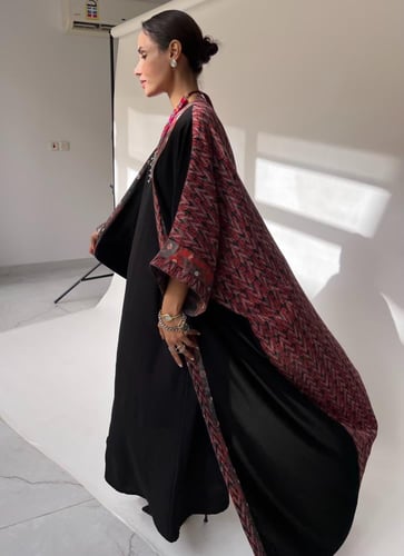 2 - Aura Abaya