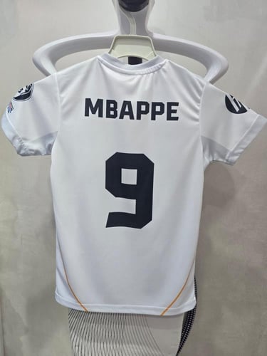 طقم نادي ريال مدريد 2026 رقم 9 شبابي