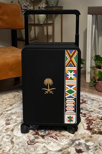 شنطه سفر مقاس ٢٠ أسود