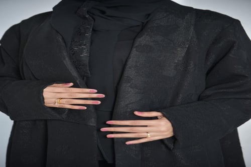 عباية سحاب لون اسود مورد