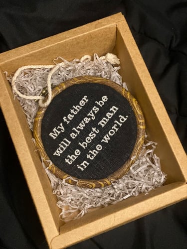 تطريز لوحة فنية ( شعار - كتابة ) - حسب الطلب -