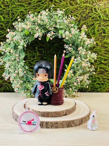 مقلمية بشخصية انمي