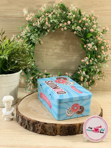 علبة معدنية