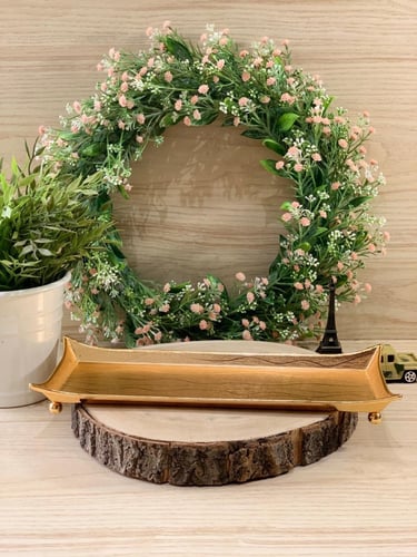 صحن تقديم ذهبي