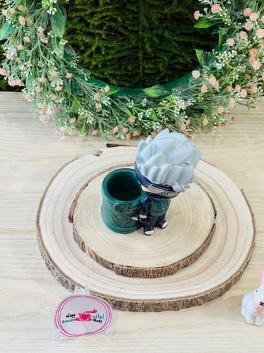 مقلمية بشخصية انمي