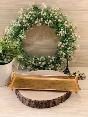 صحن تقديم ذهبي