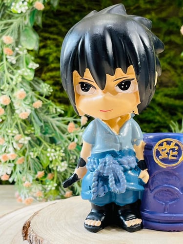 مقلمية بشخصية انمي