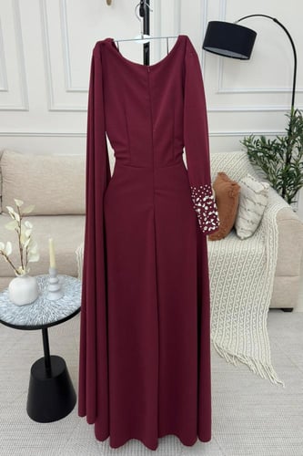 فستان ناعم مميز بتطريز على الاكمام