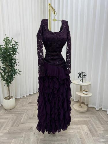 فستان سهرة ليلكي بطبقات من الشيفون