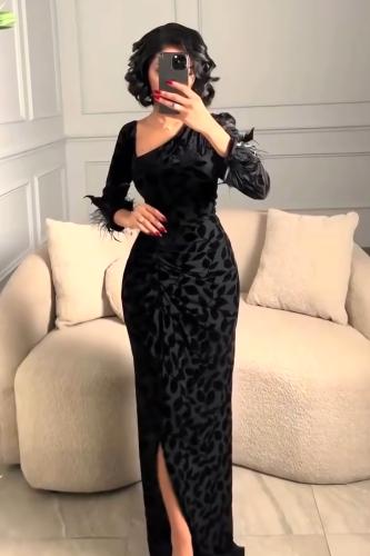 فستان اسود ناعم بكتف واحد