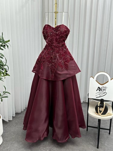 فستان سهرة عودي مميز بتطريز