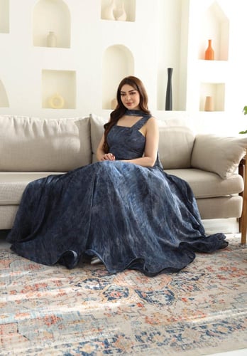 فستان ناعم بطبعات مميزة