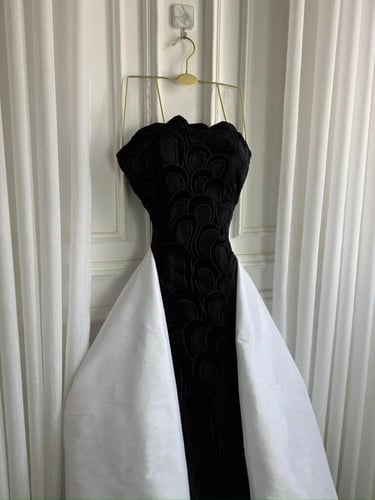 فستان سهرة انيق عاري الكتف