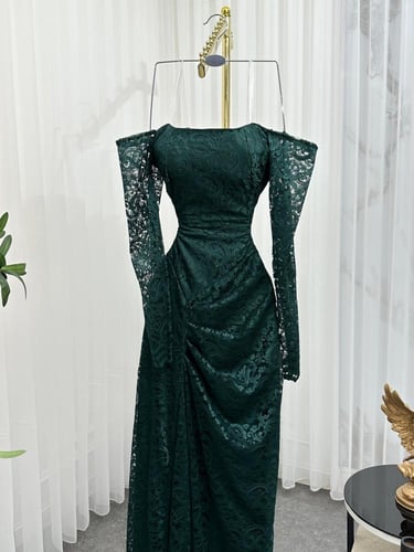 فستان سهرة اخضر من الدانتيل