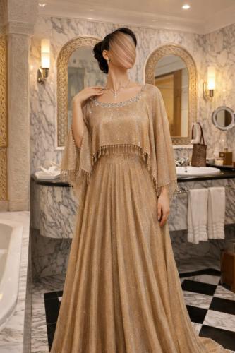 فستان مميز بقماش لامع