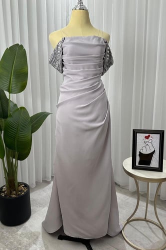 فستان سهرة موف عاري الكتف