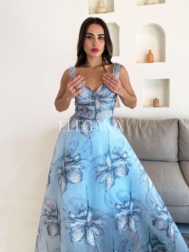 فستان سهرة انيق مزين بورود