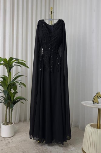 فستان سهرة اسود من الشيفون