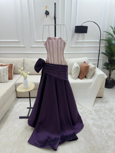 فستان سهرة ليلكي بتصميم مميز