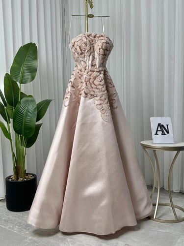 فستان وردي سهرة مميز بشك يدوي