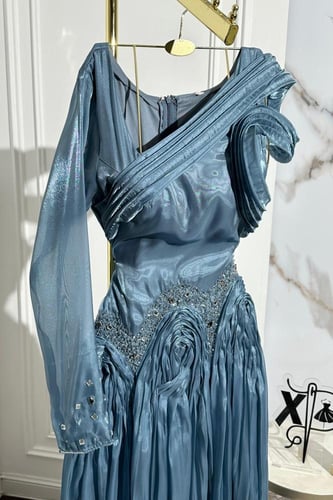 اطلالة مميز مع فستان طويل بستايل انيق