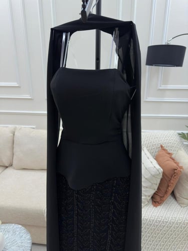 فستان اسود بتطريز انيق