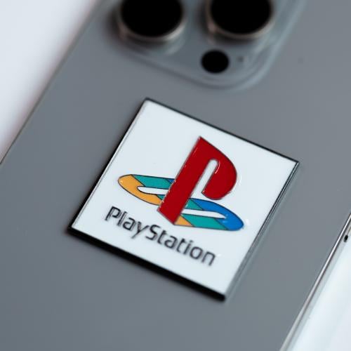 ملصق معدني بلاستيشن