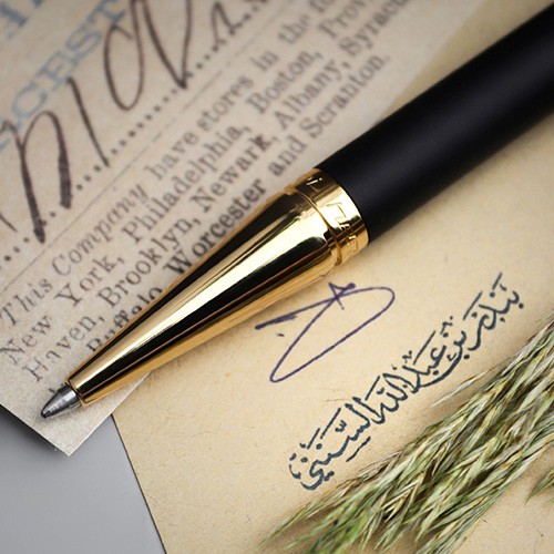 ختم قلم ألماني فاخر لون أسود وذهبي