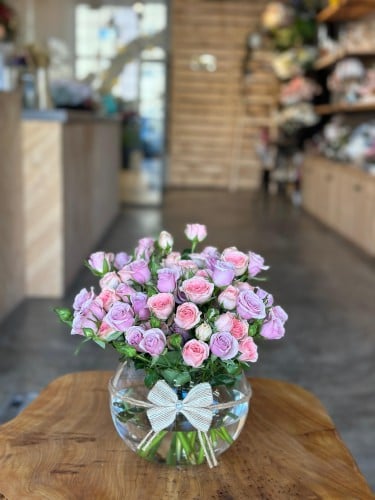 فازة الجوري الأنيق