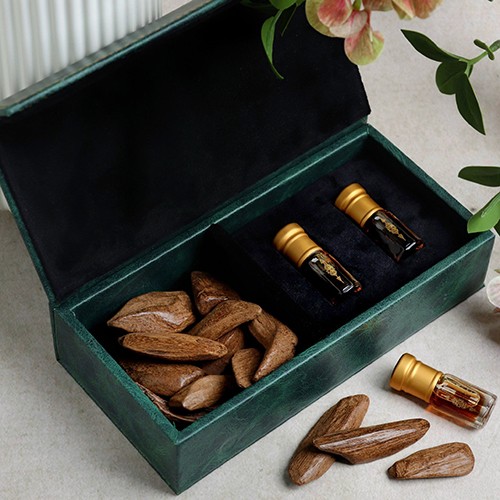 عبوتين ¼ تولة دهن و50 جرام عود موروكي