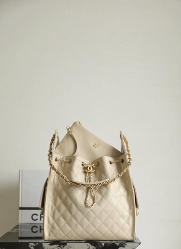 Chanel hobo