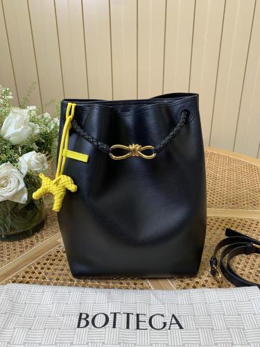Andiamo Bucket