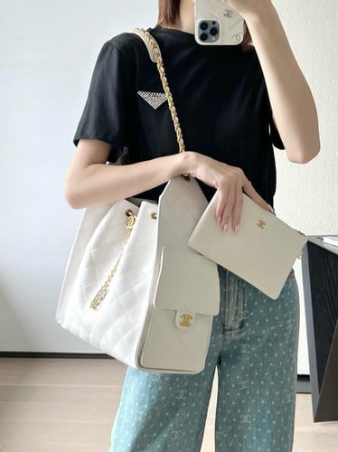 Chanel hobo