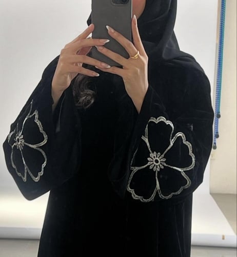 عبايه ورد