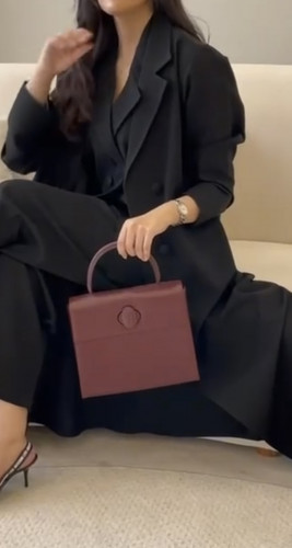 عبايه الأنيقه