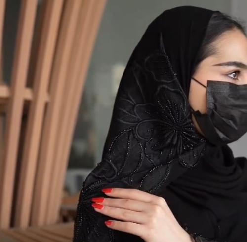 عبايه ورد