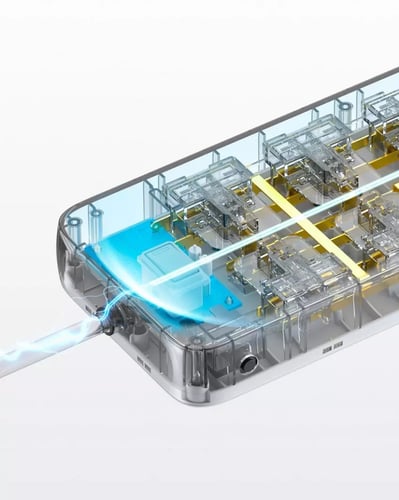 توصيلة كهرباء 8 منافذ ومنفذين USB (أنكر) - ضمان سن...